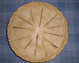 Foto del paso 3 de la receta Tarta salada con ragú de gambas y pimiento rojo