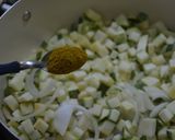 Foto del paso 4 de la receta: Zucchini, tomate y huevo con un toque especiado