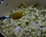 Foto del paso 4 de la receta: Zucchini, tomate y huevo con un toque especiado