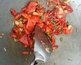 Foto langkah ke 3 dari resep Telur ceplok asam pedas.