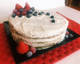 Foto del paso 8 de la receta: Tarta de cumpleaños de coco y frutos rojos fit