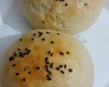 A picture of step 5 of Chicken filling bun.