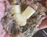 Foto del paso 2 de la receta: Ñoquis con pesto y espárragos acompañados por albondigas rellenas - keto