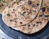 A picture of step 6 of Tawa garlic naan.