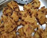 आलू लच्छा पकौड़ा कढी (Aloo lachha Pakoda kadhi recipe in Hindi) रेसिपी चरण 2 फोटो