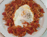 Foto del paso 5 de la receta: Huevo poché con tomate y picadillo de pollo