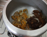 A picture of step 1 of Tamarind and Dates Chutney.