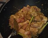 Foto langkah ke 4 dari resep Opor Ayam Kuning Sederhana.