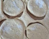 Une image de l'étape 5 de Bun's farcies au boeuf et cheddar et lardons crème fraîche cheddar.