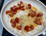A picture of step 1 of Tomato, basil and lemon pasta.
