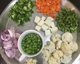 A picture of step 1 of Vegetable Pulao.