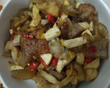 Foto langkah ke 5 dari resep Oseng Kikil, Jamur, Tahu.