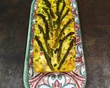Foto del passaggio 9 della ricetta Terrina di asparagi zucchine curcuma e pane croccante