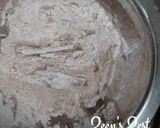 A picture of step 2 of Fried Bombay Duck with Potato flour.