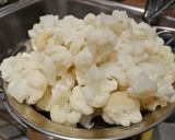 Foto langkah ke 2 dari resep Kembang Kol Saus Keju (Cauliflower Cheese).