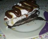 A picture of step 4 of Slice chocolate & red velvet cake.