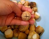 Hình bước làm 1 của món Nấm rơm kho