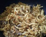 Foto langkah ke 6 dari resep Ayam Suwir Pedas Gurih.