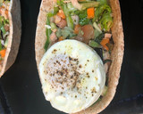 Foto del paso 9 de la receta: Barquitas integrales con ensalada y huevo poché en Lékué