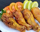 Foto langkah ke 5 dari resep Ayam Goreng bumbu kuning.