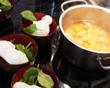 A picture of step 2 of 🇯🇵 Ozoni, a new year soup with mochi.