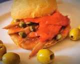 Foto del paso 3 de la receta Montadito "Anxoita" (de Anchoas con Pimientos y Alcaparras)