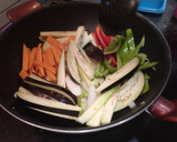 Foto del paso 5 de la receta: Pavo salteado con verduras