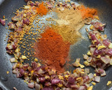 A picture of step 4 of Saag Aloo.