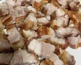 รูปขั้นตอนการทำที่ 2 ของ หมูกรอบผัดผักบุ้ง (อาหารคีโต)