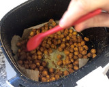 Foto del paso 7 de la receta: Snack de garbanzos especiados en freidora de aire