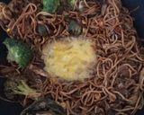 Foto del paso 4 de la receta: Wok de vegetales con repollitos de Bruselas y fideos integrales