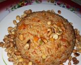 A picture of step 3 of Jellof Rice with Peanuts.