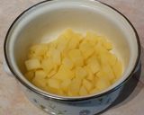 Burgonyás-fetás tésztakoszorú recept fázis 1 fotója