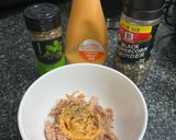 A picture of step 2 of Spicy tuna sandwich.