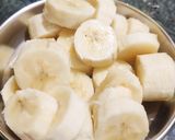 A picture of step 1 of Banana Smoothie.