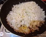 A picture of step 2 of Grated cauliflower crumble paneer bhurji.