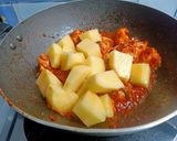 Foto langkah ke 5 dari resep Semur Ayam Kentang.