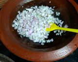 A picture of step 3 of Pithla And Jowar Bhakhri.