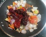 A picture of step 3 of Malvani prawns curry.