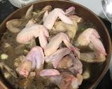 รูปขั้นตอนการทำที่ 4 ของ ปีกไก่เต็มต้มน้ำปลา