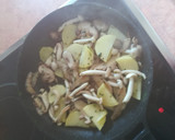 Foto del paso 2 de la receta: Setas al plato, con patata y arroz