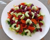 صورة لخطوة 6 من وصفة سلطة الخضار الباردة 🥦🥒🥔🥕