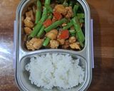 Foto langkah ke 9 dari resep Tumis 3 Sahabat Bekal Pagi✨🍱Buncis + Ayam + Bakso Gurih Manis No Pedas.