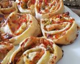 Foto del passaggio 5 della ricetta Fiore di pizza farcita svuota frigo