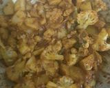 A picture of step 4 of Dhaba Style Potato Cauliflower.