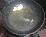 Foto del paso 4 de la receta: Contramuslos asados en freidora de aire con papas arrugas, piña y mojo verde