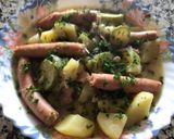 Foto del paso 2 de la receta: Salchichas frescas con papas y calabacín