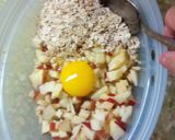Foto del paso 2 de la receta: Barritas de avena c/trozos de manzana roja