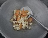 Foto langkah ke 3 dari resep Nasi Goreng Cap Cay Ekonomis.