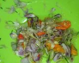 Foto langkah ke 5 dari resep Ayam goreng tiga sambal.